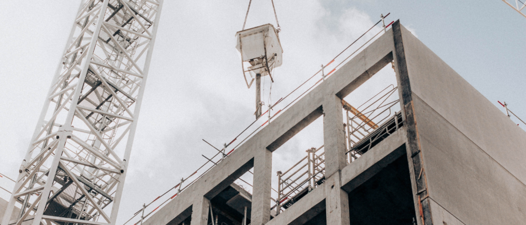 Construcció tradicional .vs. prefabricada: sostenibilitat i avantatges